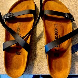 NWOT Black Daloa Birkenstock Sandels